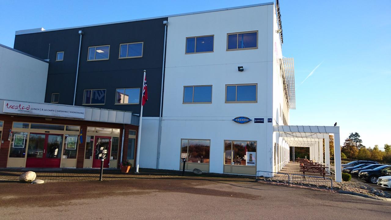 Trestads Restaurang Hotell&Pensionat Vänersborg Dış mekan fotoğraf
