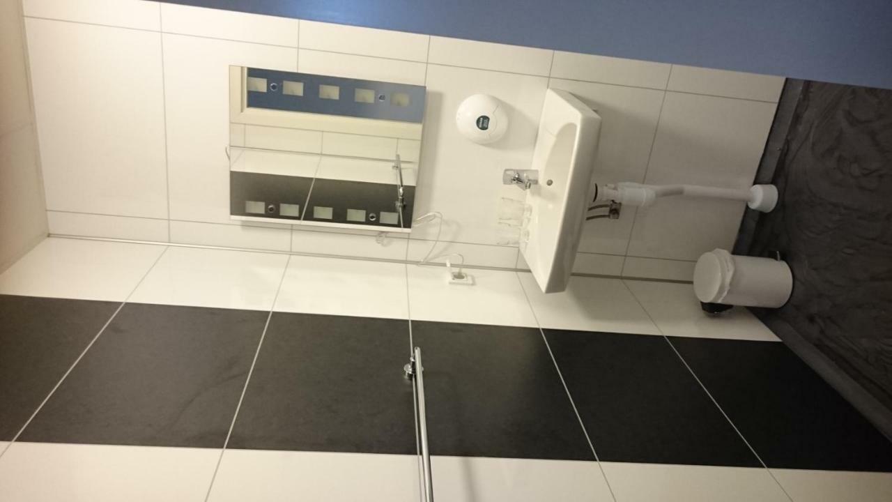Trestads Restaurang Hotell&Pensionat Vänersborg Dış mekan fotoğraf
