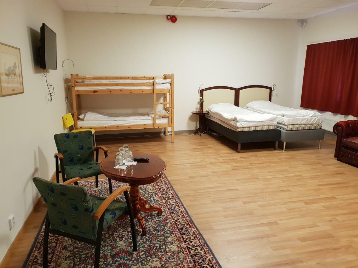 Trestads Restaurang Hotell&Pensionat Vänersborg Dış mekan fotoğraf