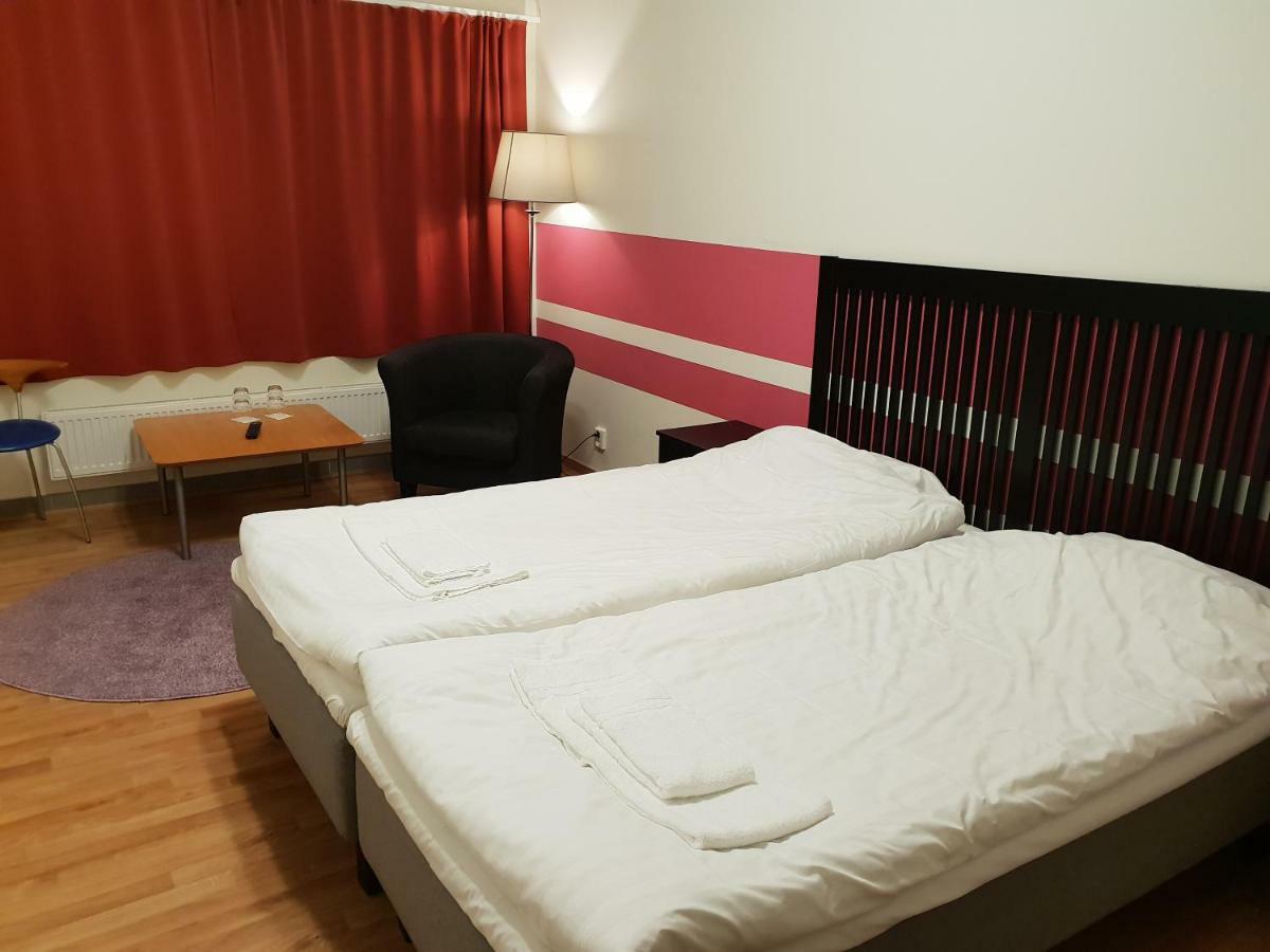 Trestads Restaurang Hotell&Pensionat Vänersborg Dış mekan fotoğraf